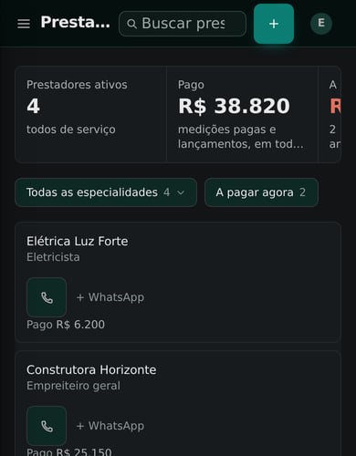 Lista de prestadores no celular, cada um com botão de WhatsApp